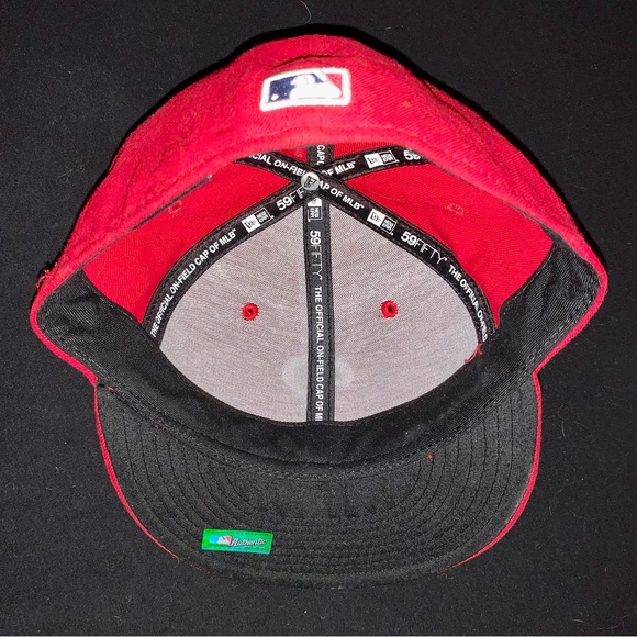 Philadelphia Phillies New Era fitted hat - Picture 2 of 2